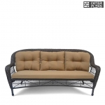 Трехместный плетеный диван с подушками